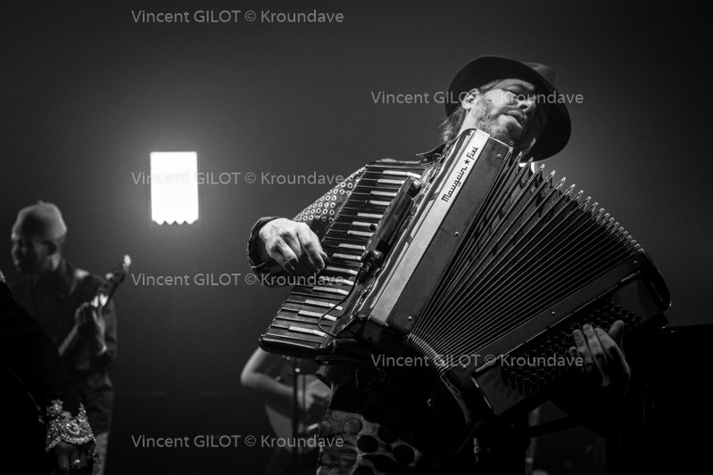 Winston McAnuff & Fixi