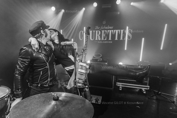 The Courettes... Kiss Me Honey